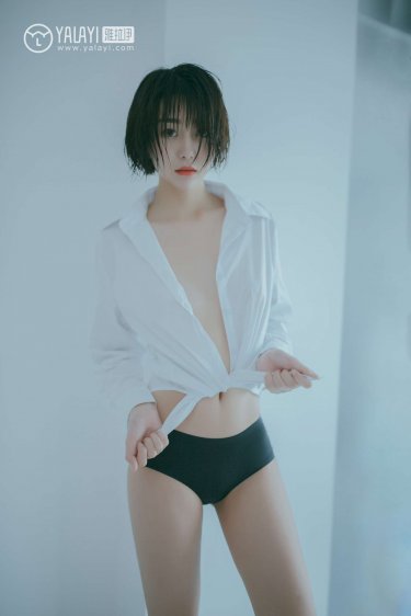 夏季短袖看见女同学乳突qq